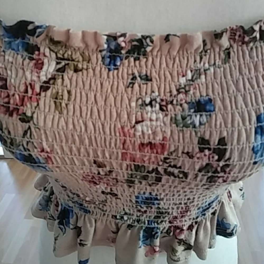 Top - Picture 2 of 3